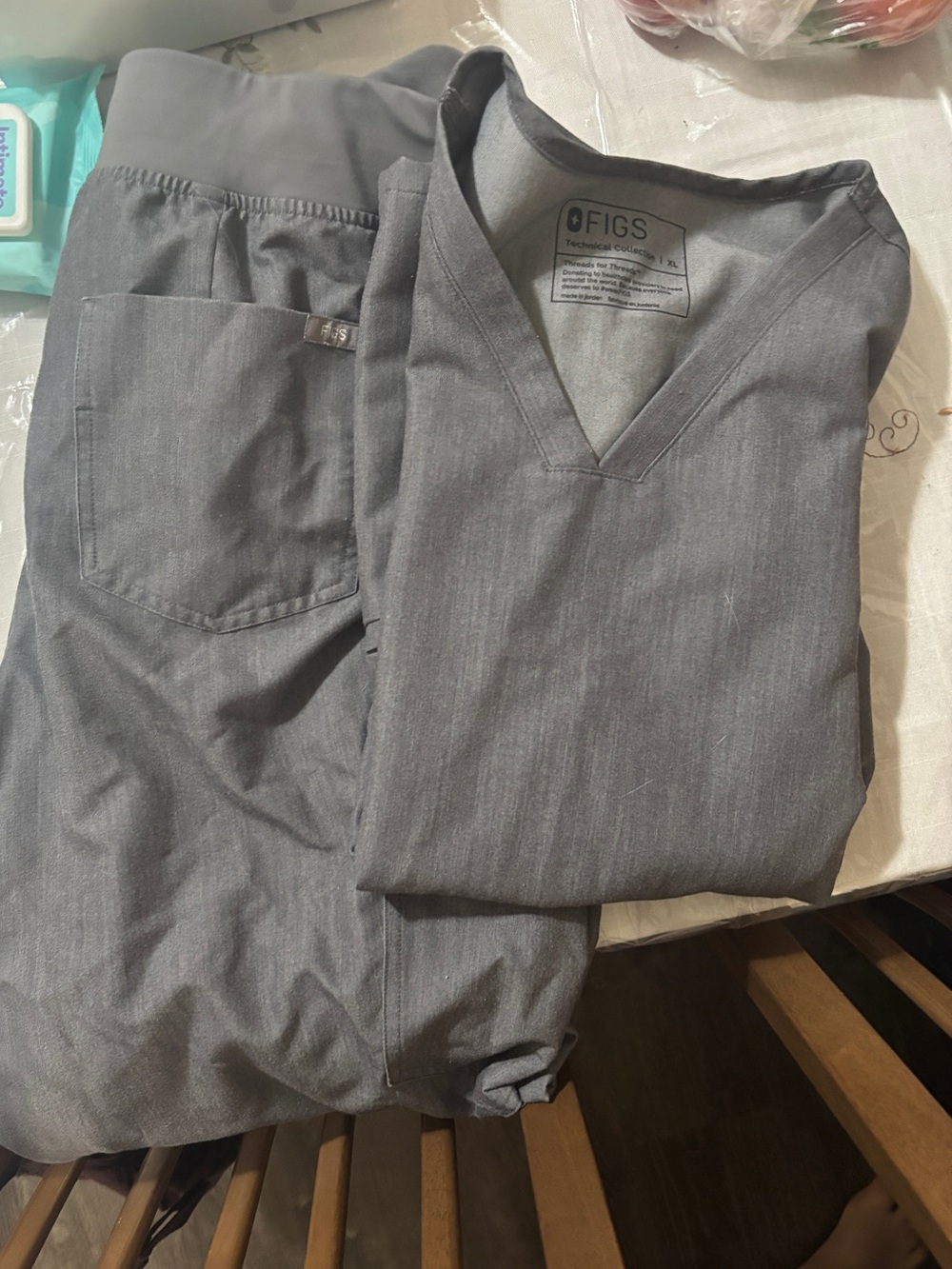 Figs women’s Gray Scrub Set - V-Neck Top & high waisted joggers bottoms